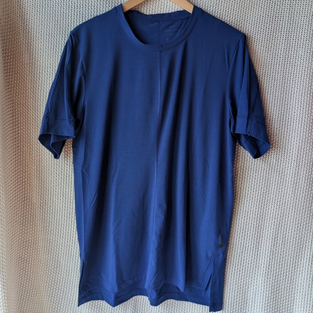 Nike Yoga Dri-FIT Men's Short-Sleeve Top Deep Royal Size Medium (Slim Fit) - Picture 5 of 10